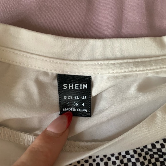 Black and white shein graphic tee - Picture 2 of 2